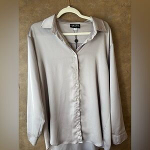 Freda’s 🩶size L Elegant silver Blouse NWT